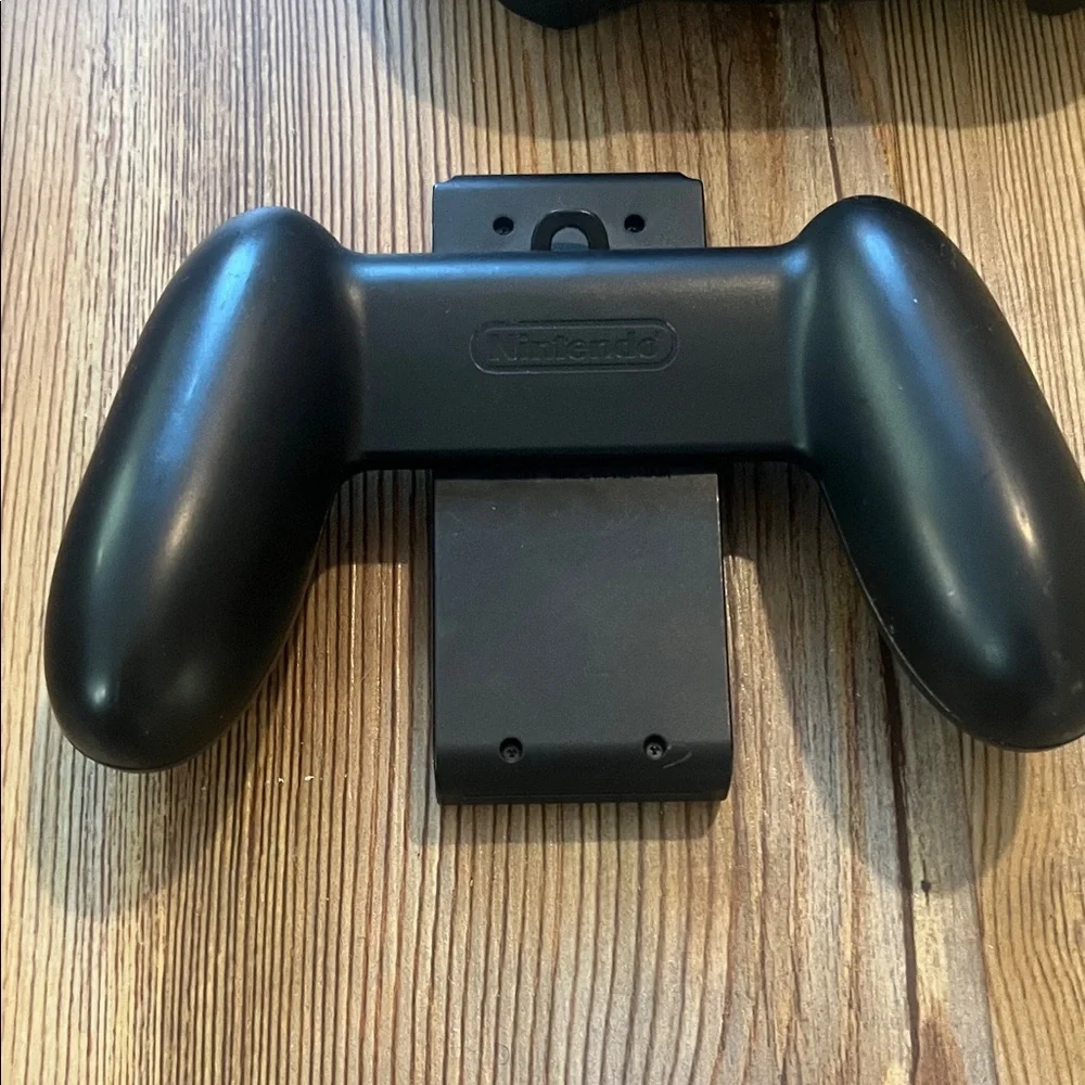 Nintendo Switch Accessory Bundle - Picture 6 of 14
